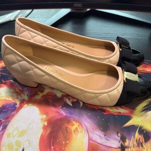 Salvatore Ferragamo Quilted Vara Bow Pumps In Black, New Bisque Size 10 B